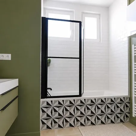 Jolie Maison De Avec Piscine - 5 Personnes