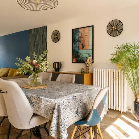 Jolie Maison De Avec Piscine - 5 Personnes 度假居 *