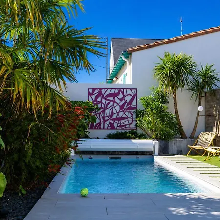 Jolie Maison De Avec Piscine - 5 Personnes * 莱萨布勒-多洛讷