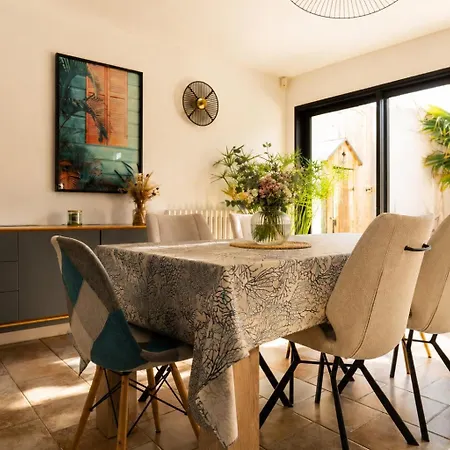 Jolie Maison De Avec Piscine - 5 Personnes